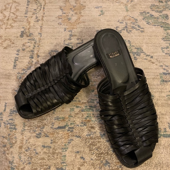 Stuart Weitzman - Picture 2 of 5